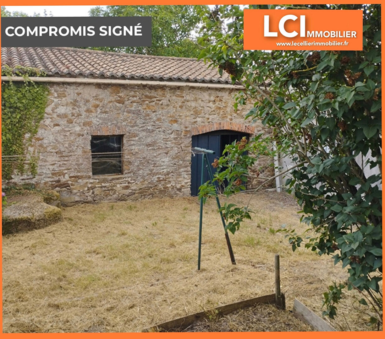 Photo Maison à  Champtoceaux en hameau avec dépendance. image 1/6