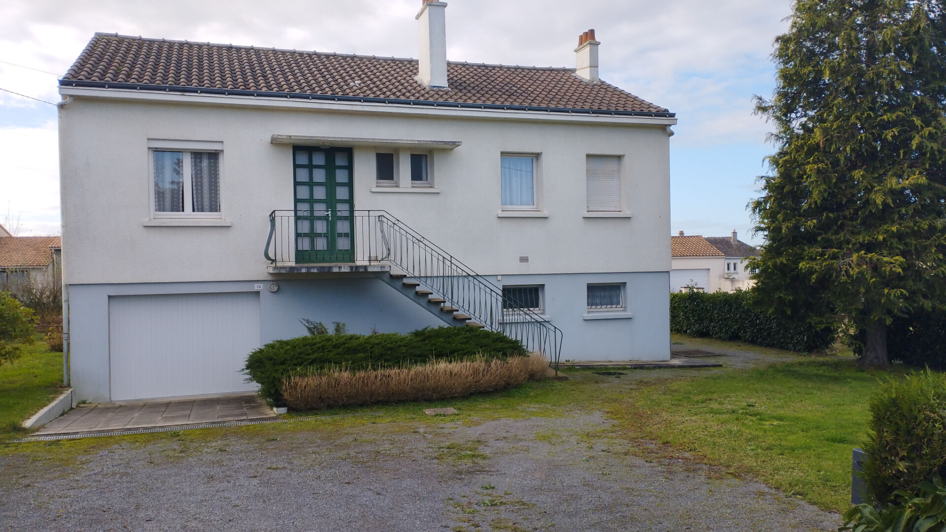 Photo CHAMPTOCEAUX Maison traditionnelle avec 3 chambres image 1/6