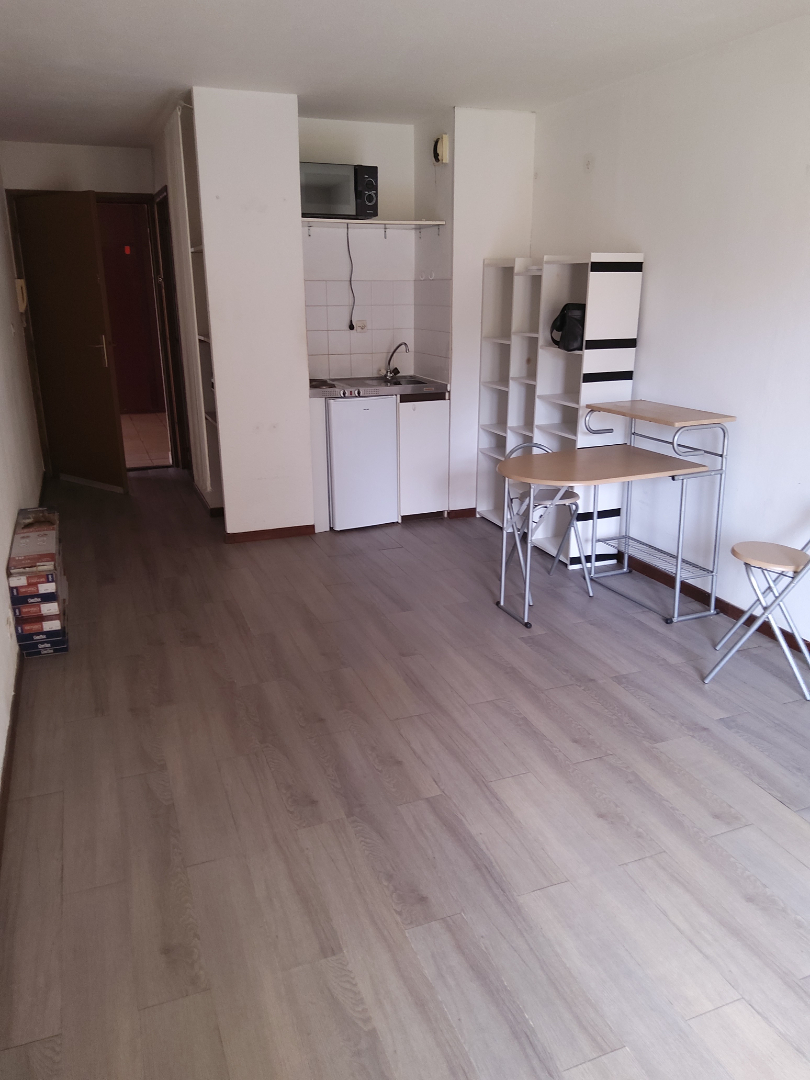 Studio 21m² avec BALCON  ET PARKING- VANDOEUVRE - Brabois