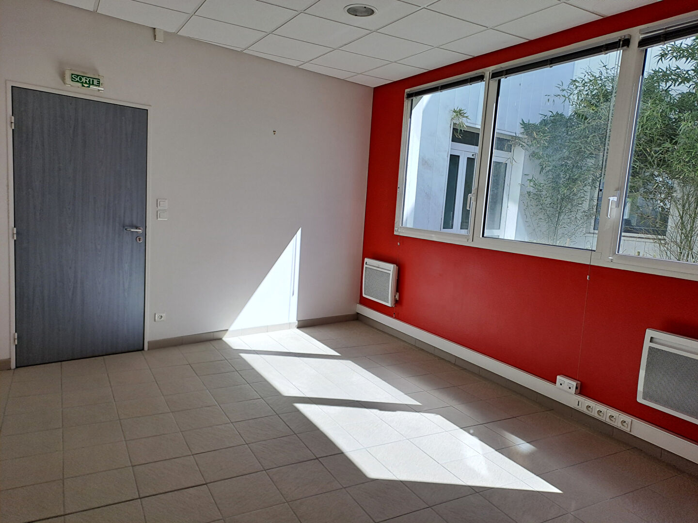 Photo Local professionnel à louer image 2/6