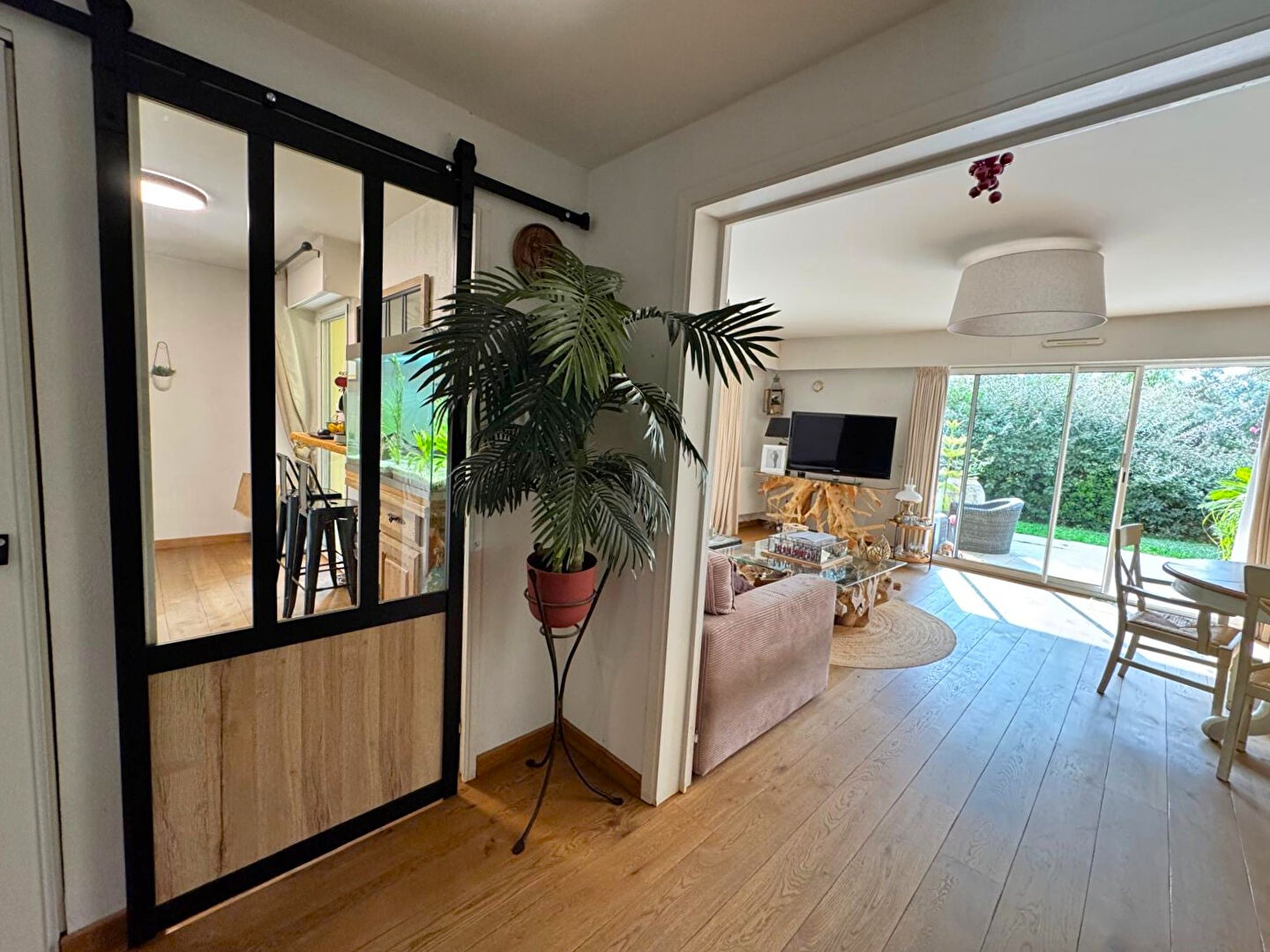 Photo Appartement Mandelieu la Napoule 86 m² avec 300 m² de jardin privatif image 3/6