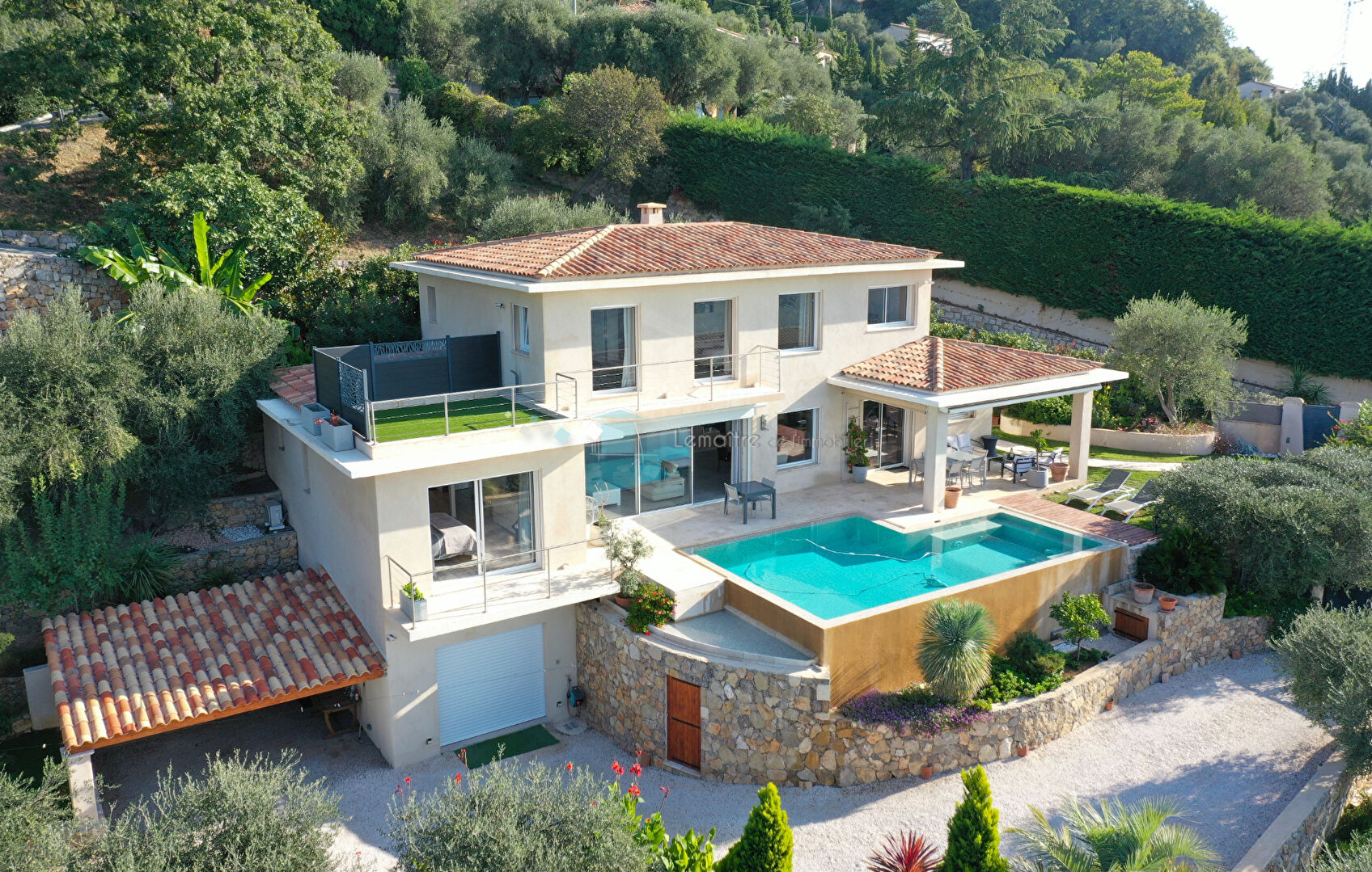 Photo Villa contemporaine de 200 m² vue mer et lac à CABRIS image 4/6