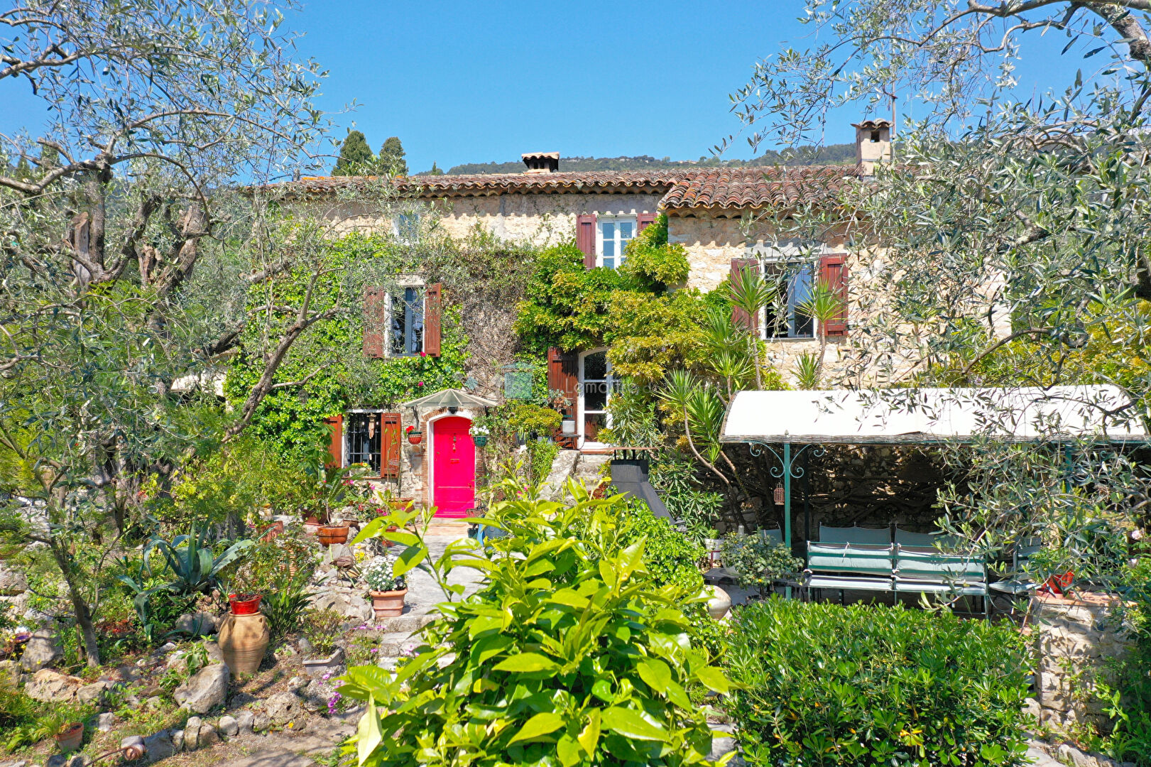 Photo VIEUX MAS DU XVIII PEYMEINADE 160 m² avec piscine image 1/6