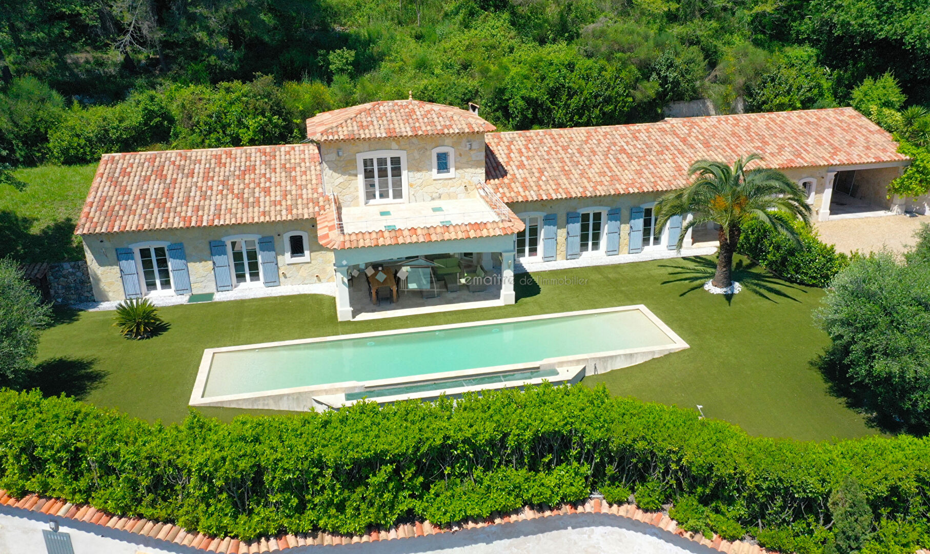 Photo VILLA CONTEMPORAINE LE TIGNET 210 m² AVEC PISCINE ET VUE image 2/6