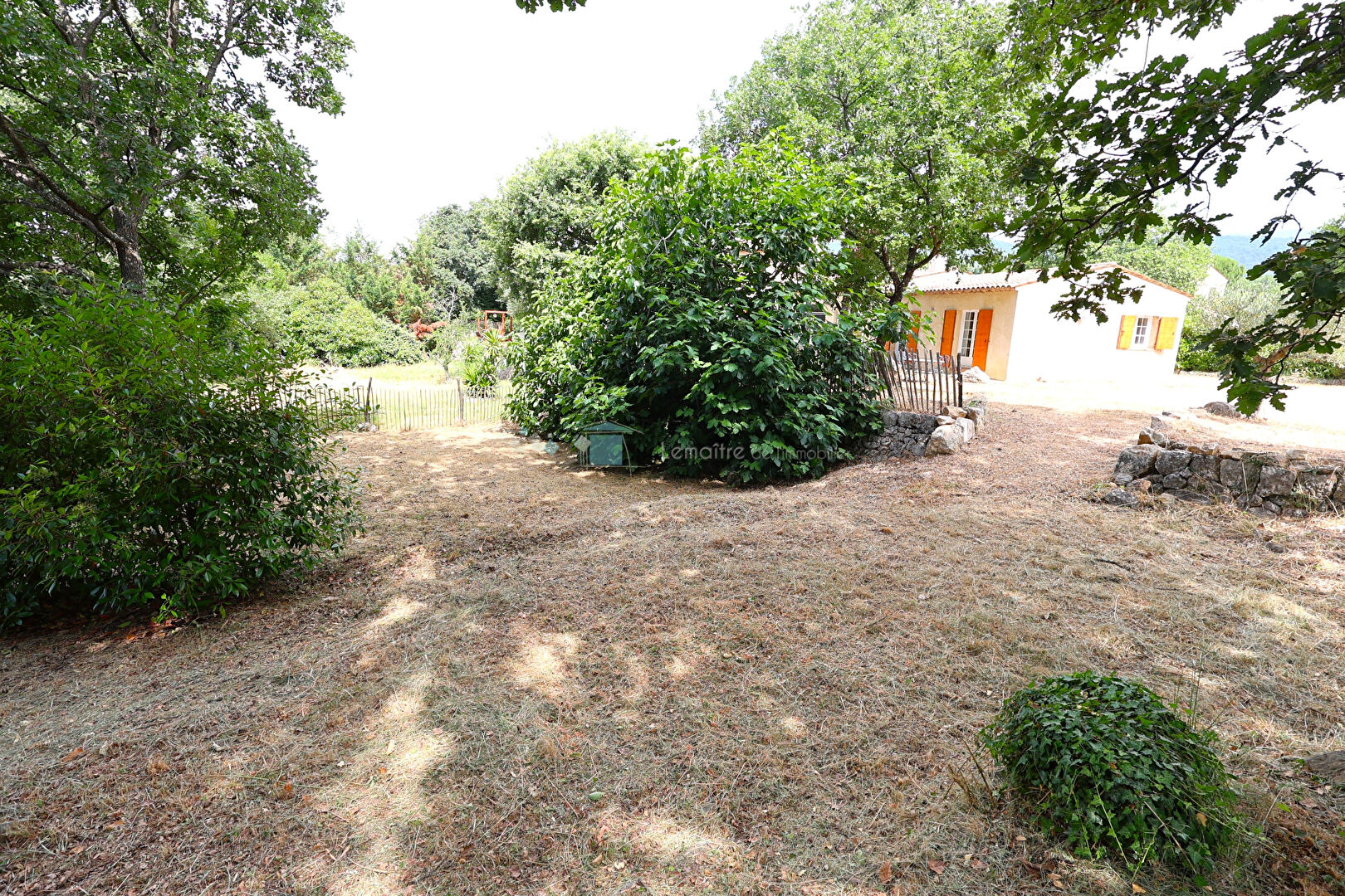 Photo Maison de plain pied jumelée 107 m² sur jardin de 826 m² St cezaire image 6/6