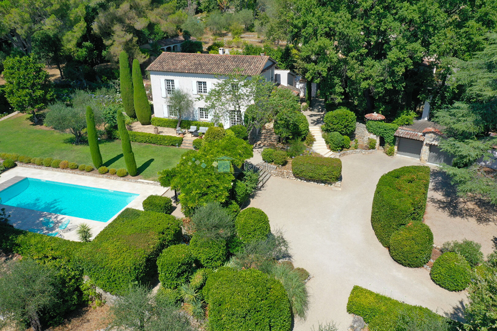 Propriété de 265 m² avec parc de 7592 m² sur Speracedes limite Peymeinade