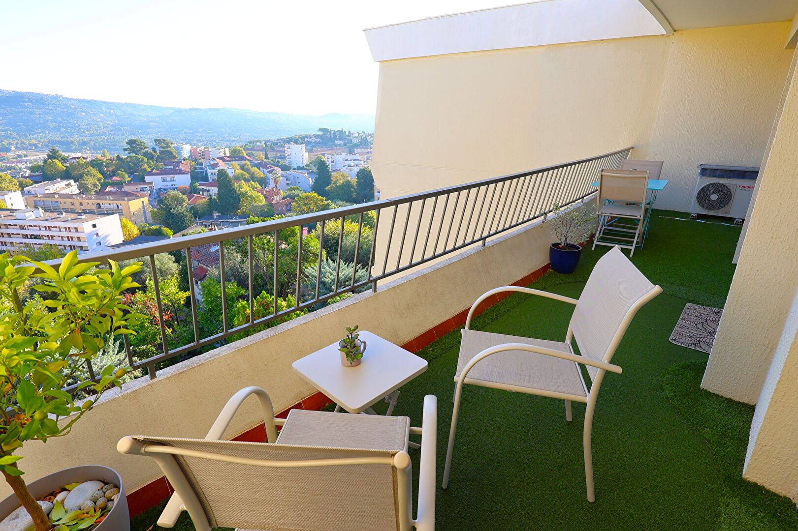 Photo Appartement Grasse 4/5 pièces 92 m² belle vue et garage image 2/6