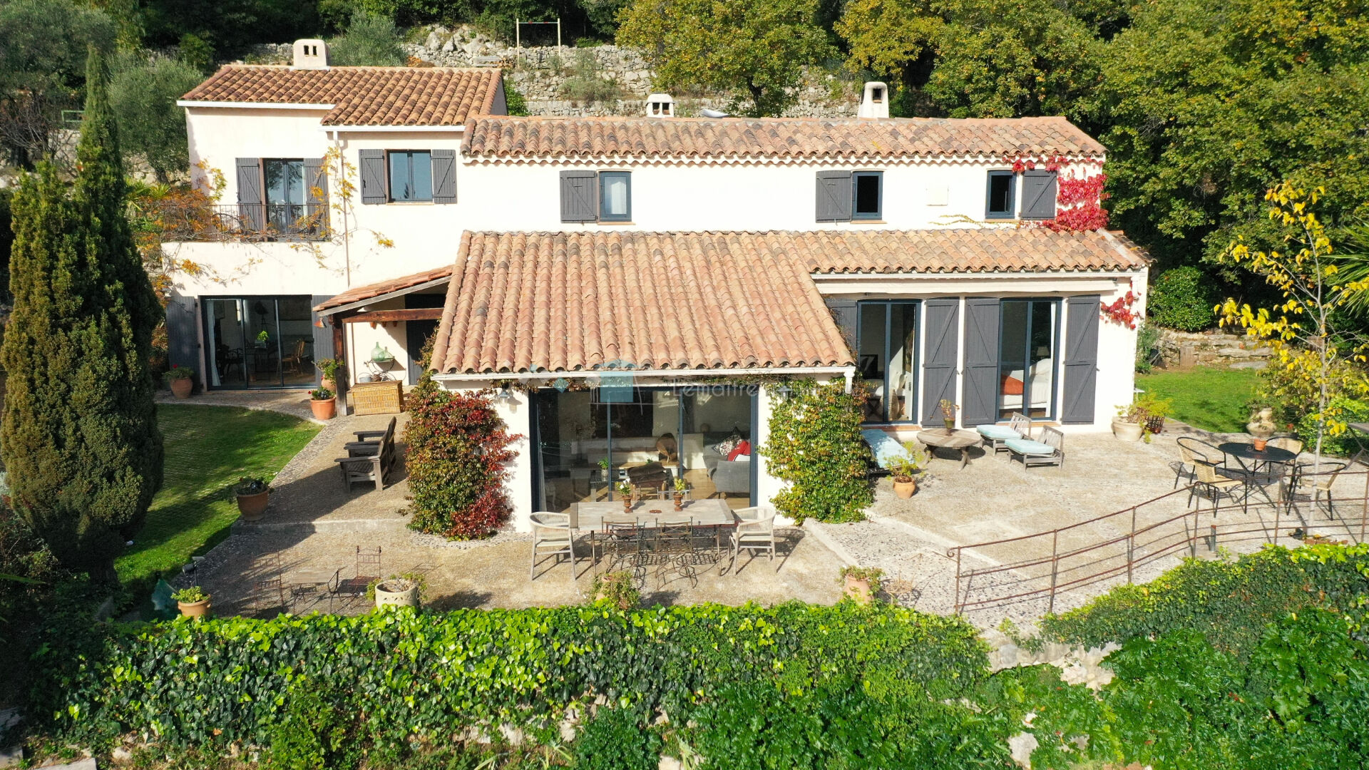 Photo Villa Grasse 10 pièces 240 m² en 2 habitations sur oliveraie de 5147 m²  vue mer image 2/6