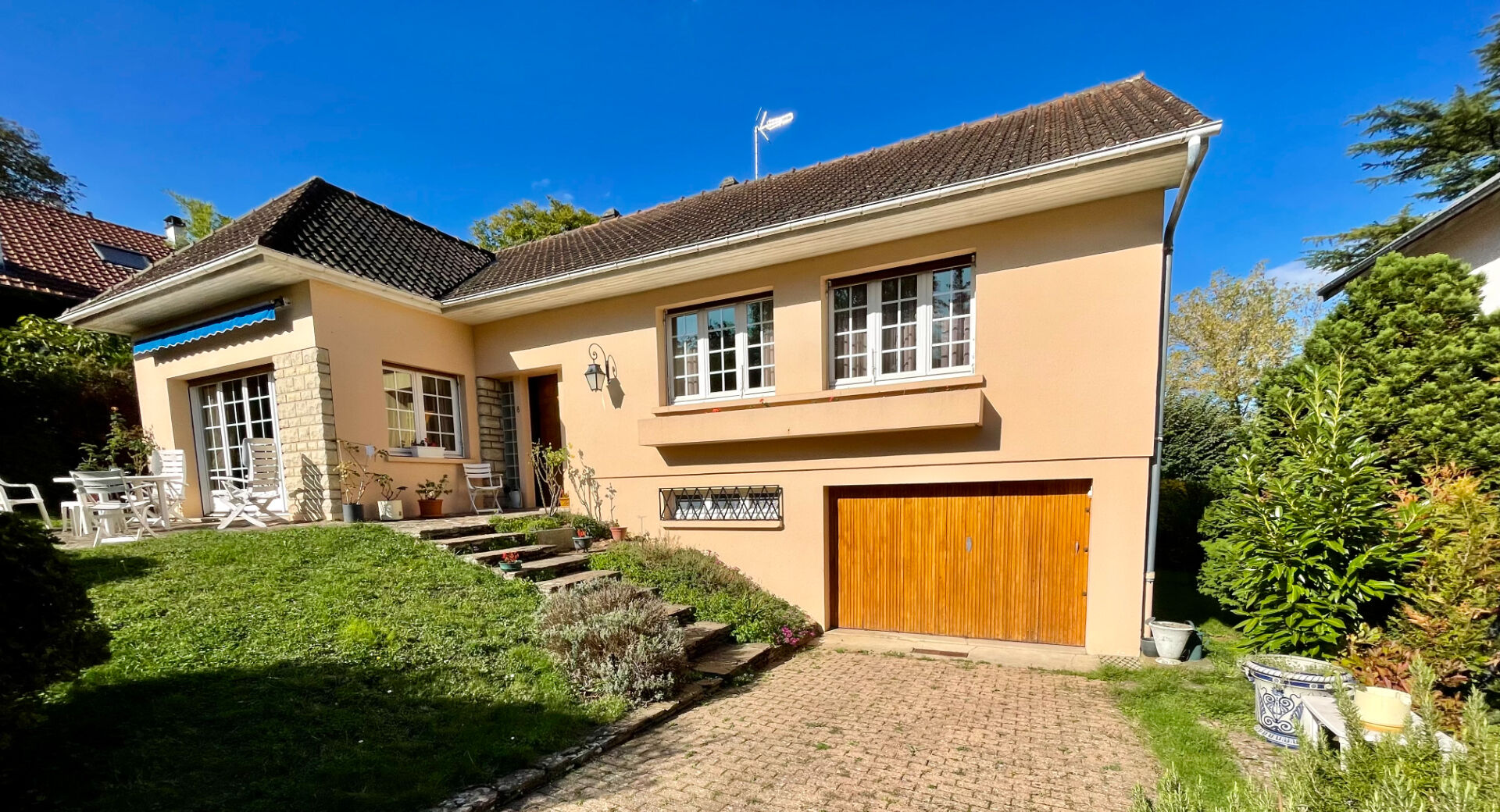 Agence immobilière de LES AGENCES IMMOBILIERES PETIT - AGENCE ETIENNE PETIT