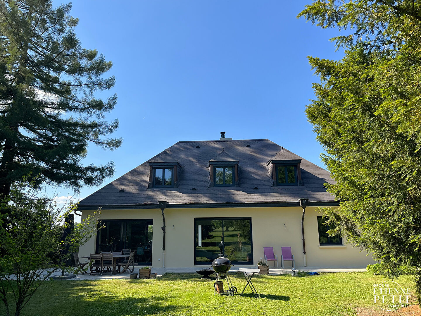 Agence immobilière de LES AGENCES IMMOBILIERES PETIT - AGENCE ETIENNE PETIT