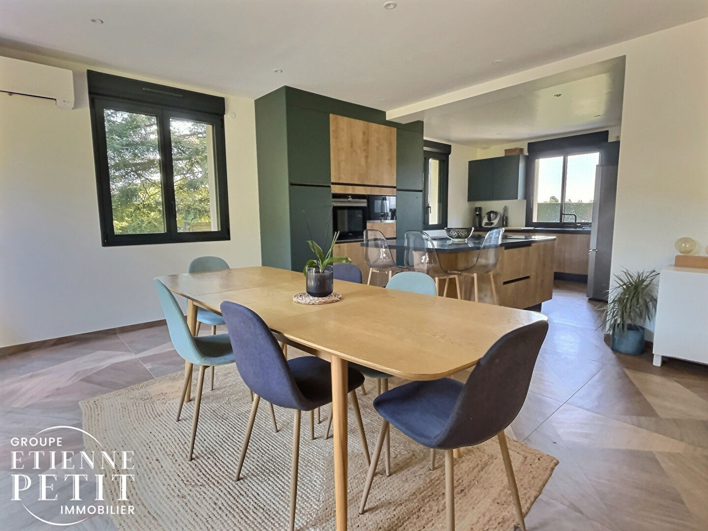 Agence immobilière de LES AGENCES IMMOBILIERES PETIT - AGENCE ETIENNE PETIT