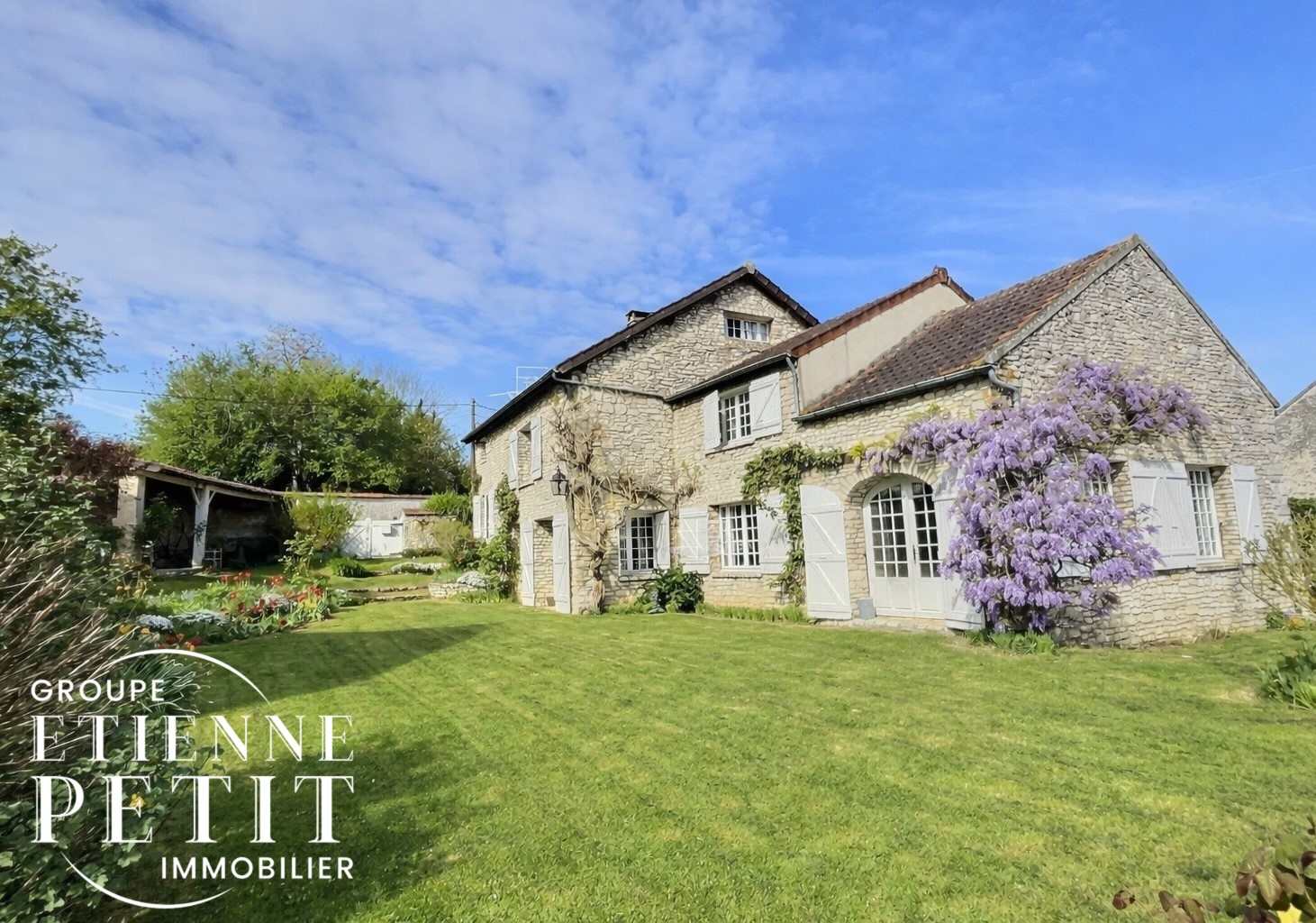 Agence immobilière de LES AGENCES IMMOBILIERES PETIT - AGENCE ETIENNE PETIT