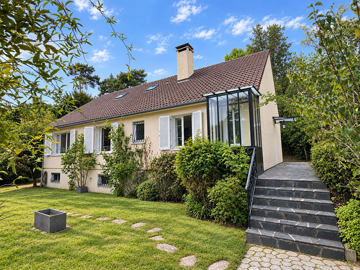 Agence immobilière de LES AGENCES IMMOBILIERES PETIT - AGENCE ETIENNE PETIT