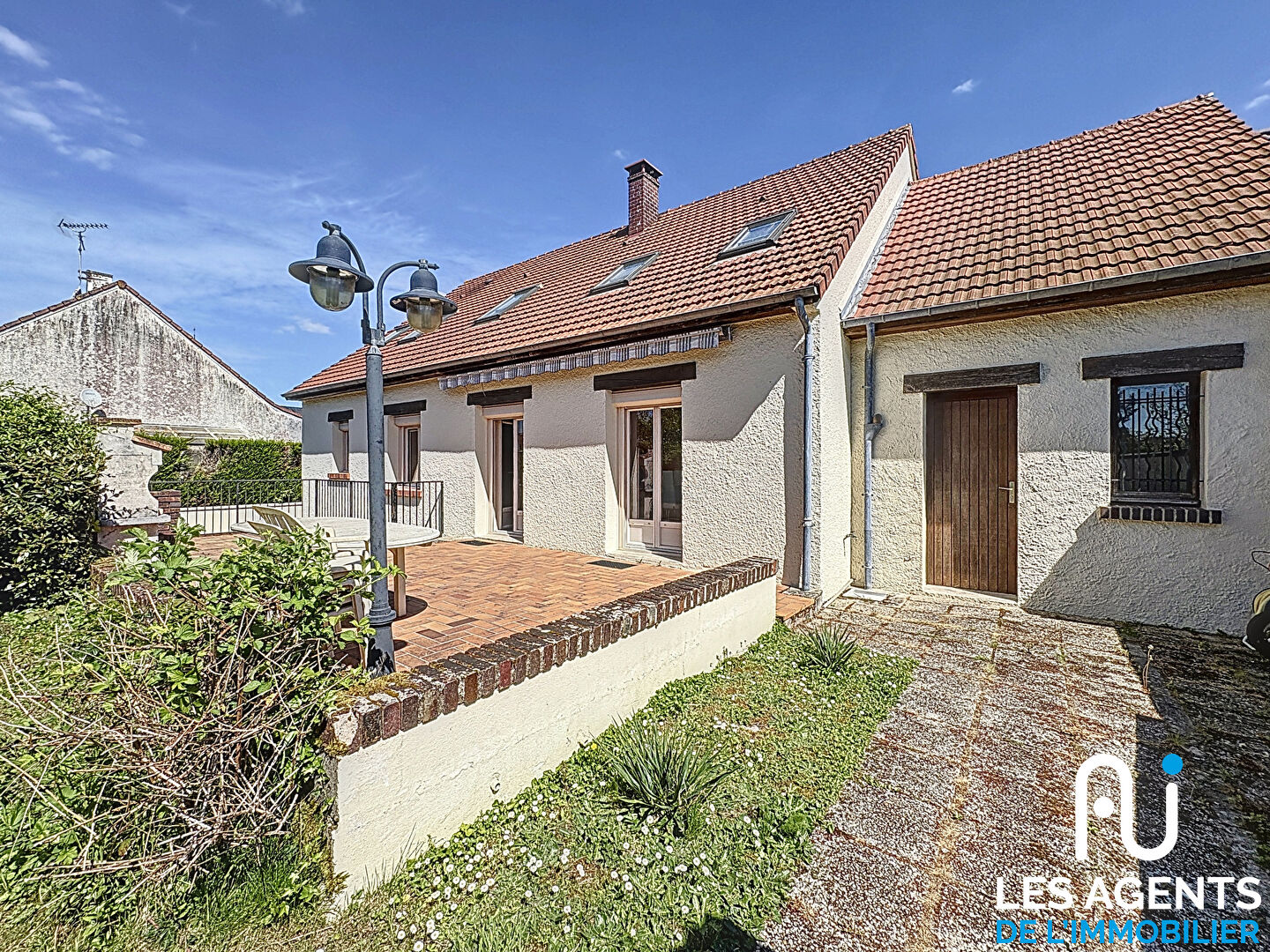 Photo Maison familiale149 m2 avec jardin et garages image 2/6