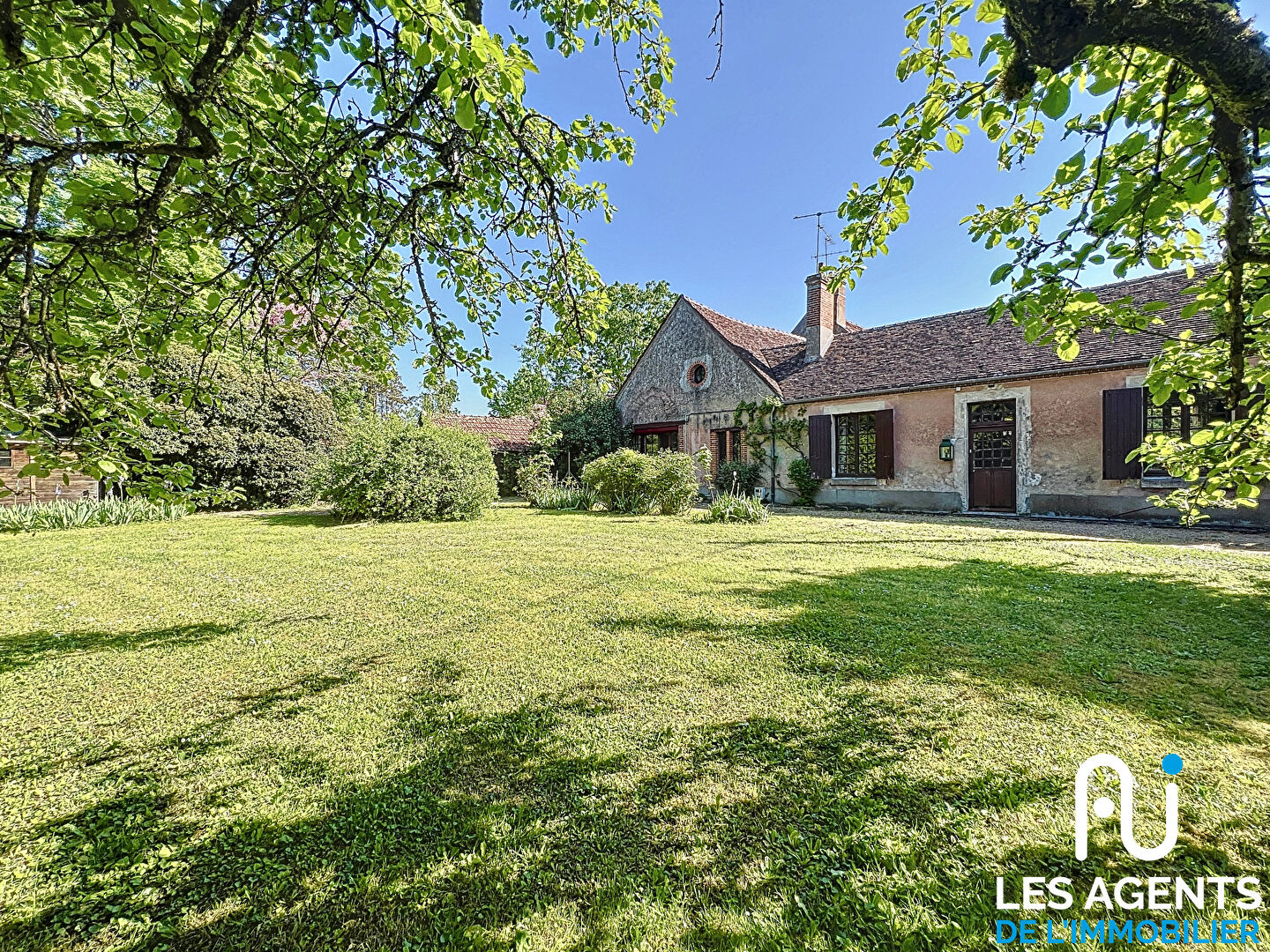 Demeure Vigneronne St Ay 8 pièces