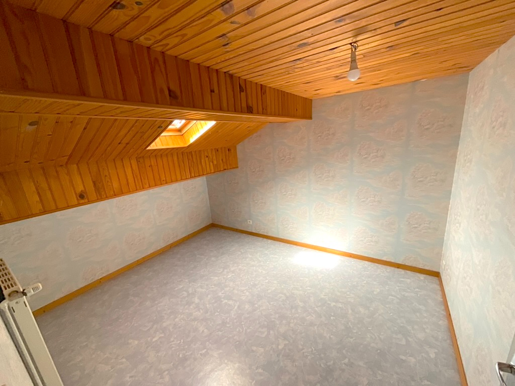 Maison Selles 6 pièces 150m2 habitables 4 chambres garage 1575m2 terrain clôturé + dépendance