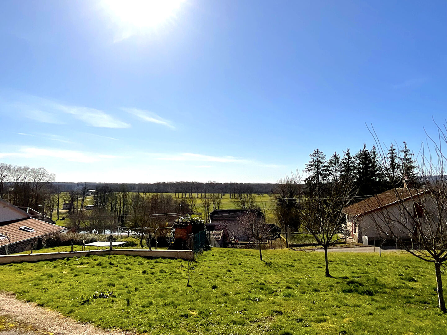 Maison Selles 6 pièces 150m2 habitables 4 chambres garage 1575m2 terrain clôturé + dépendance