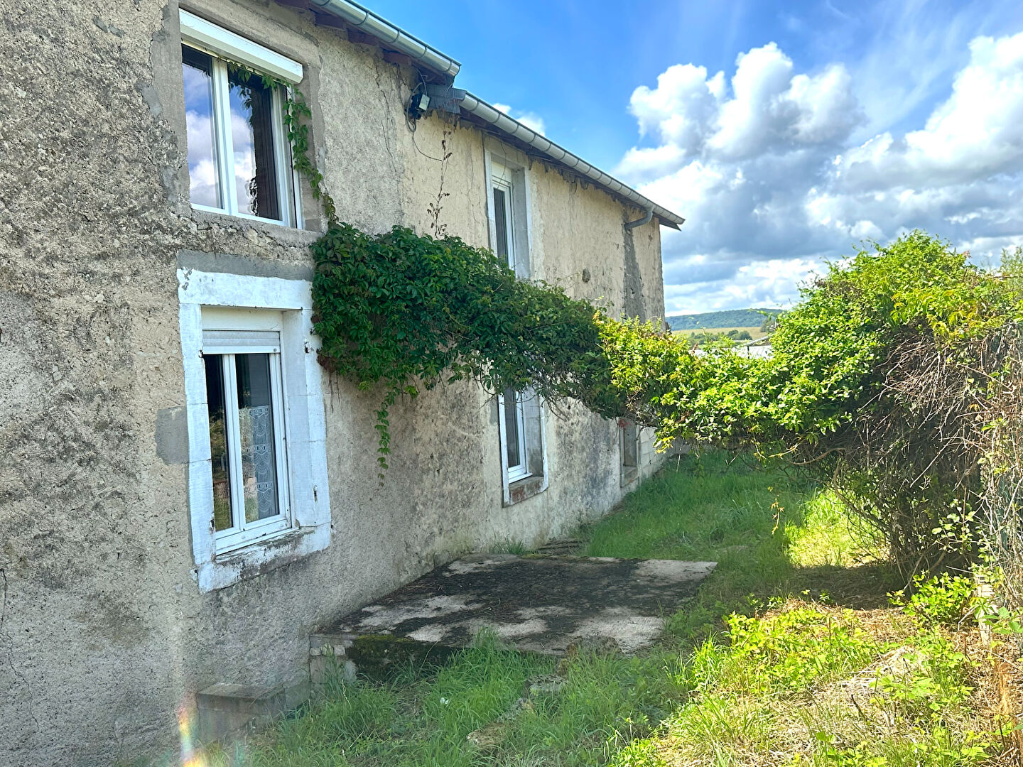 Maison Melay, 4 pièces, 150 m2 habitables, 716m2 terrain, garages