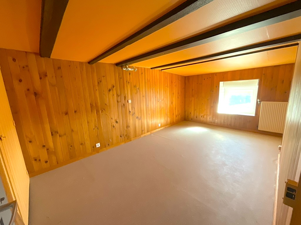 Maison Melay, 4 pièces, 150 m2 habitables, 716m2 terrain, garages