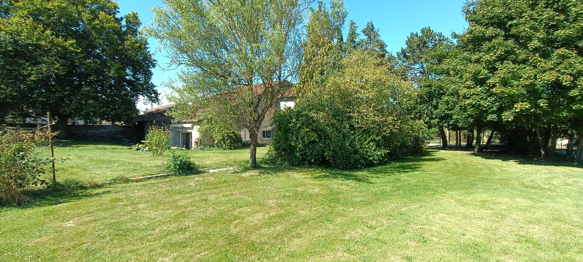Ferme rénovée avec cachet 250 m²  habitables