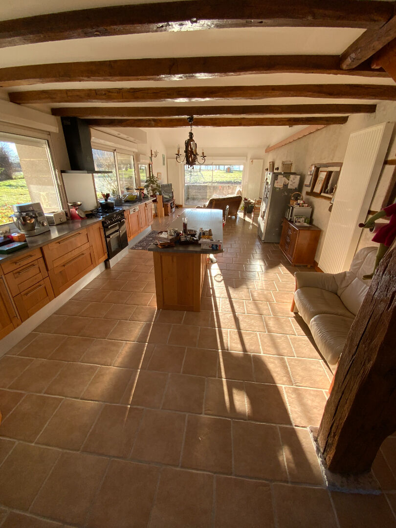 Ferme rénovée avec cachet 250 m²  habitables