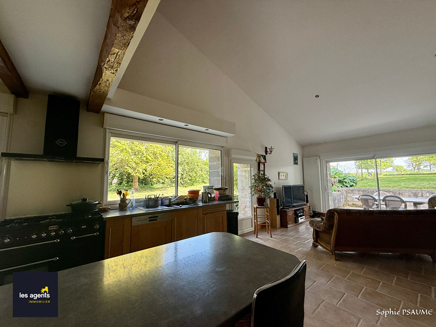 Ferme rénovée avec cachet 250 m²  habitables