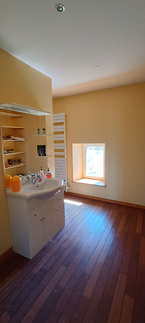 Ferme rénovée avec cachet 250 m²  habitables