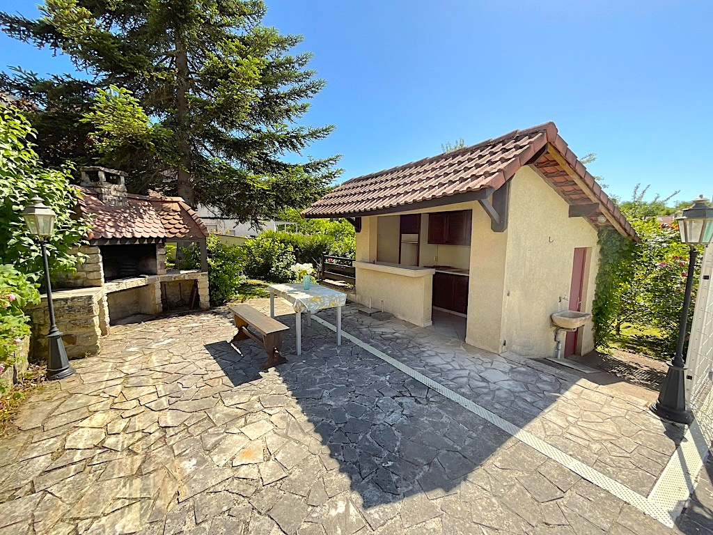 Maison Breurey Les Faverney 7 pièces 6 chambres 255m2 habitables 1408m2 terrain garage