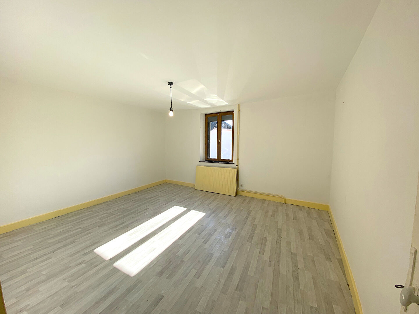 Maison Baulay, 7 pièces, 166 m2 habitables, 4 chambres, garage