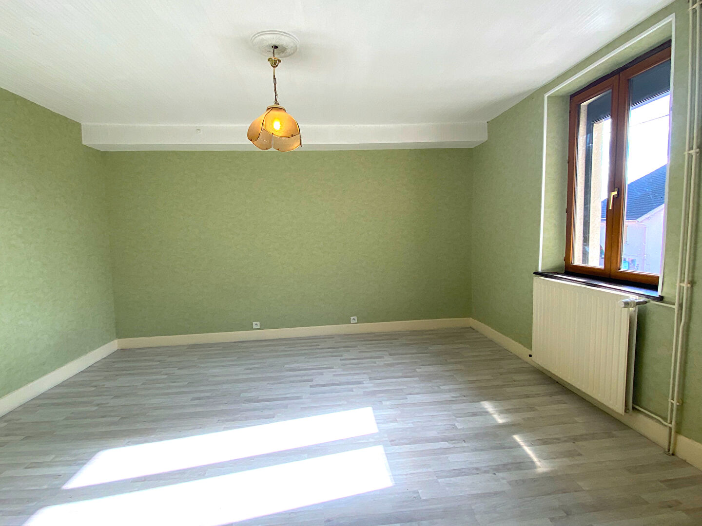Maison Baulay, 7 pièces, 166 m2 habitables, 4 chambres, garage