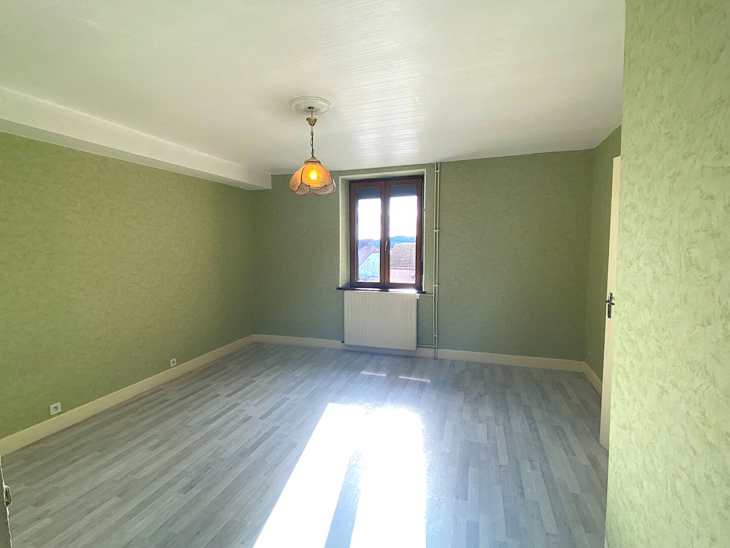Maison Baulay, 7 pièces, 166 m2 habitables, 4 chambres, garage