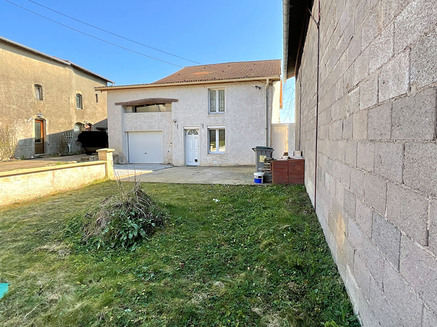 Maison Betaucourt 7 pièces  5chambres 260m2 habitables terrain garage