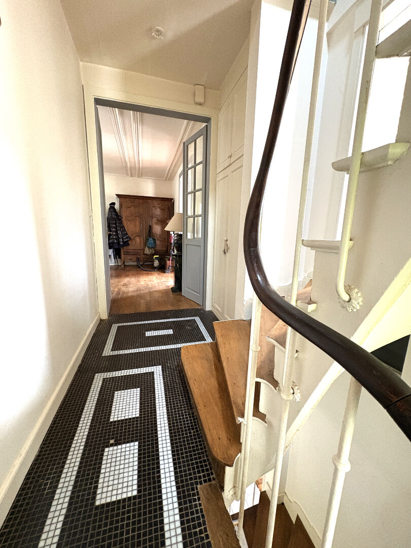 Maison de caractère Epinal 9 pièces -  5 chambres - 3 sdb - véranda