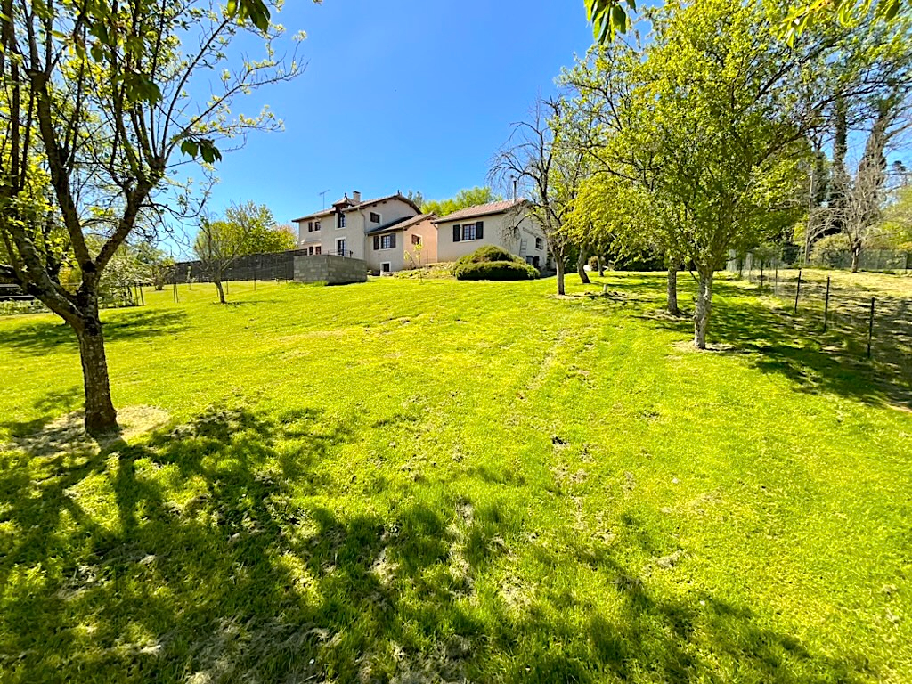 Pavillon Vitrey Sur Mance 6 pièces 165m2 habitables 3112m2 terrain Garage