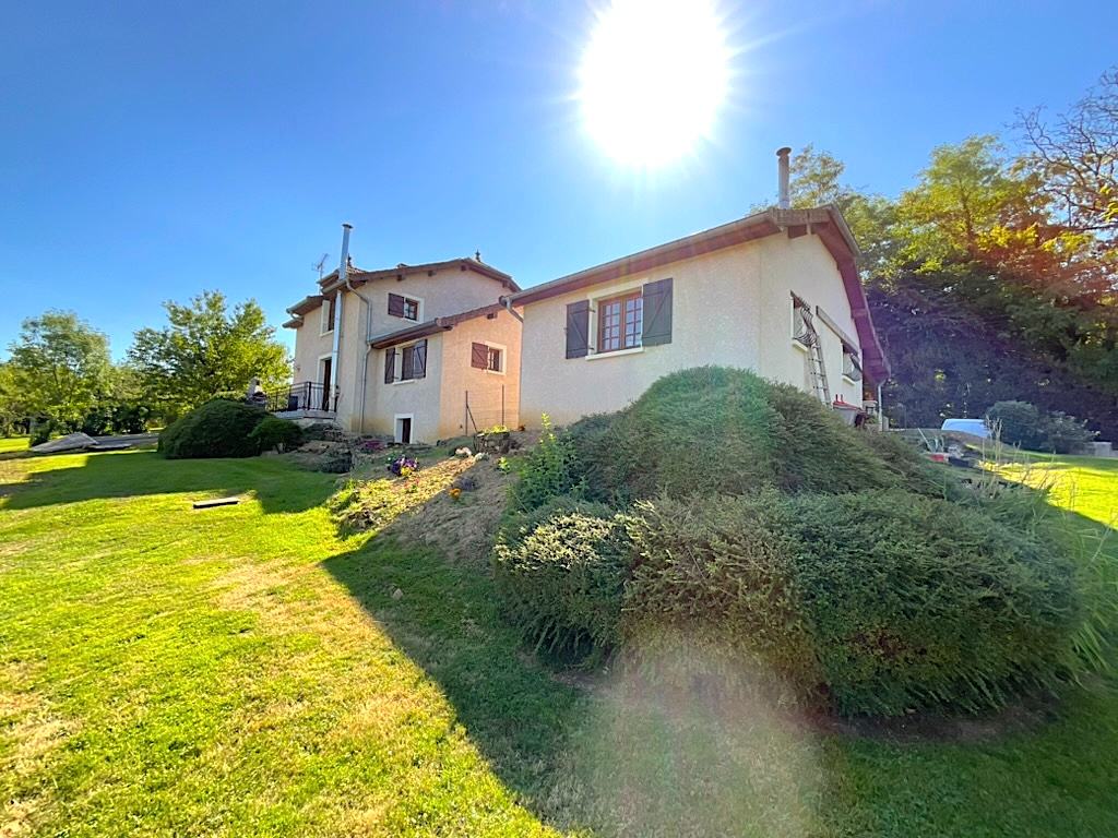 Pavillon Vitrey Sur Mance 6 pièces 165m2 habitables 3112m2 terrain Garage