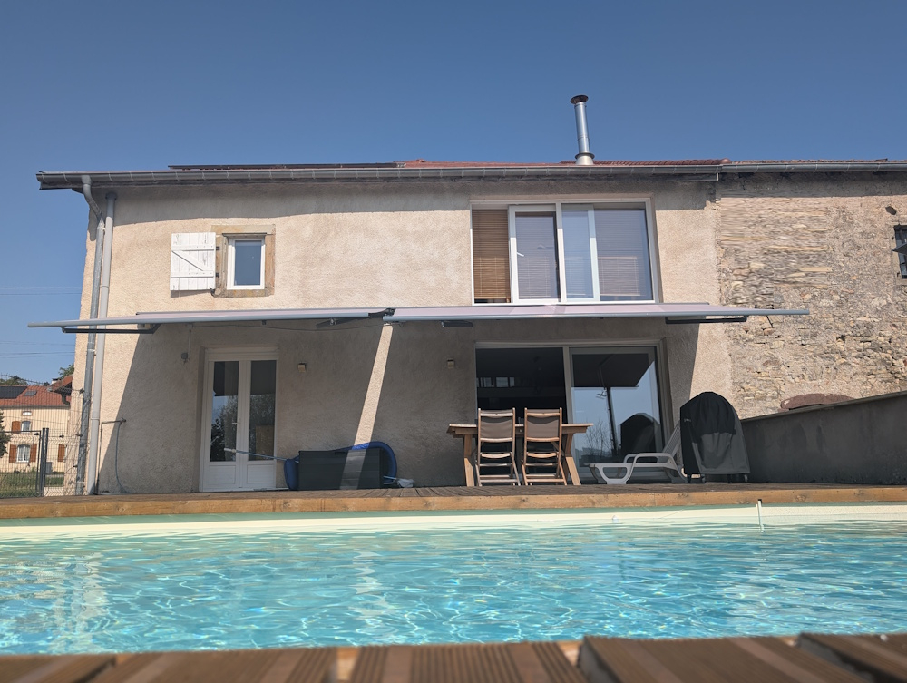 Maison familiale rénovée avec piscine  269 m² habitables