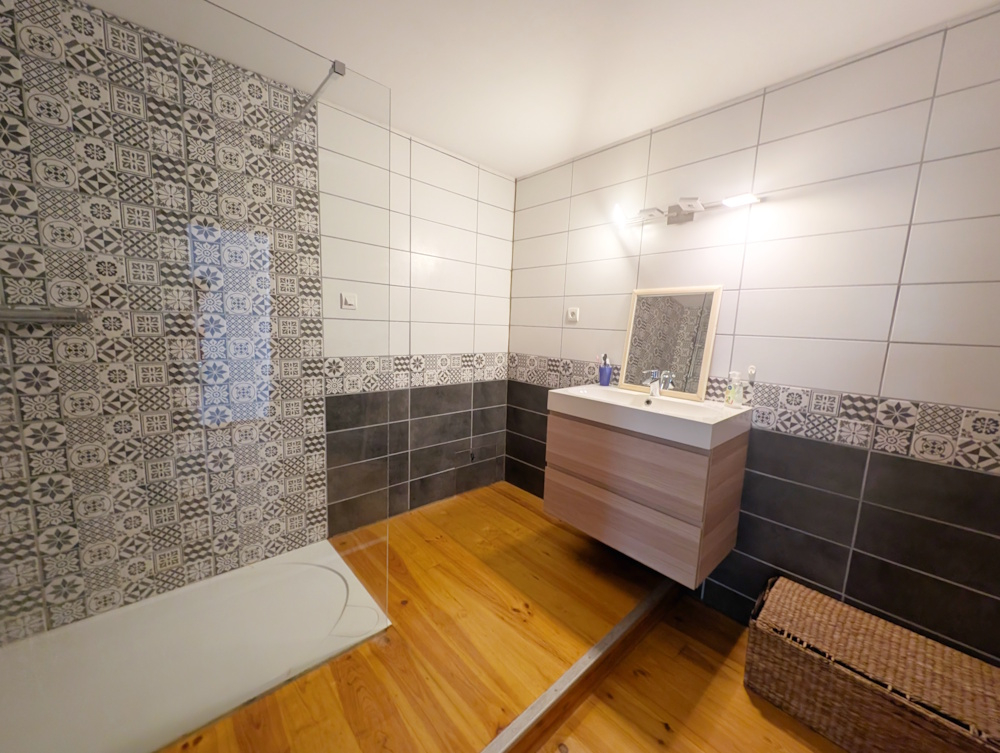 Maison familiale rénovée avec piscine  269 m² habitables