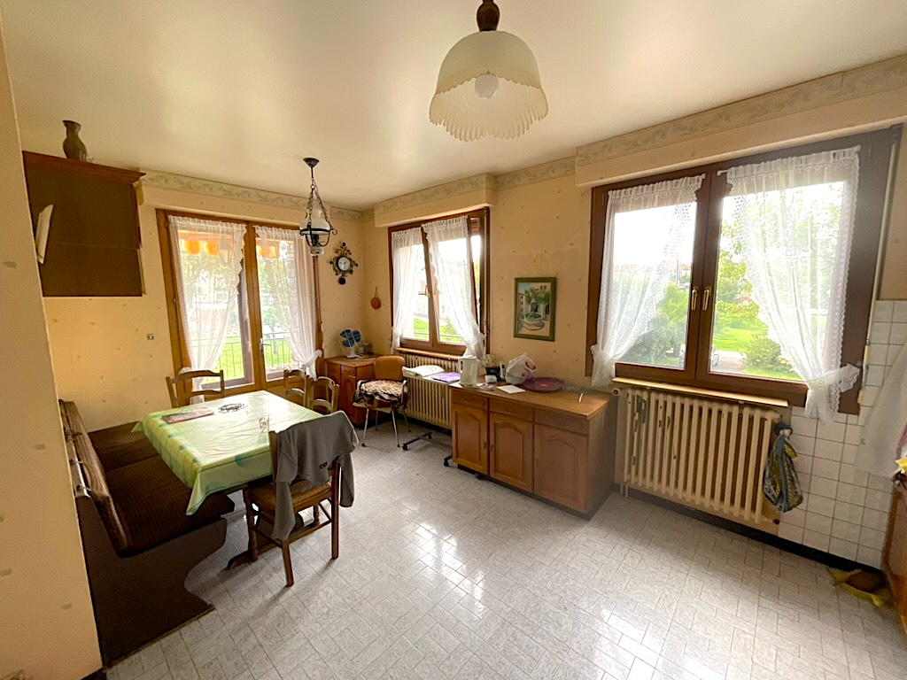 Pavillon sur sous-sol Vauvillers 5 pièces 131m2 terrain 1760m2