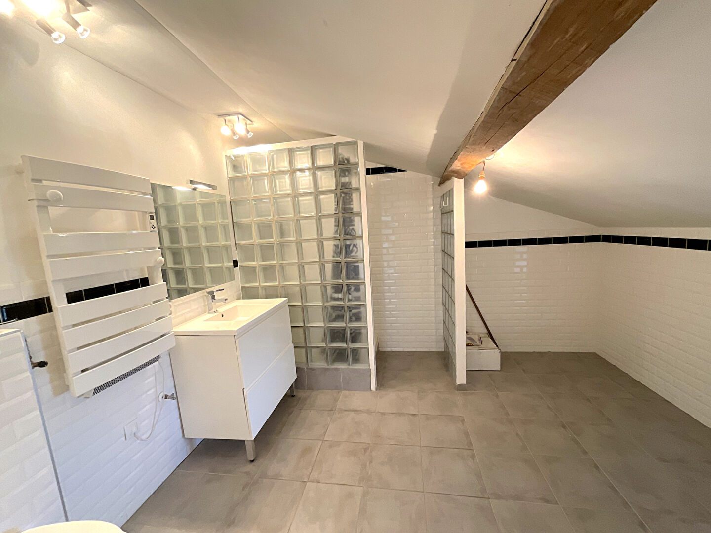 Maison Ormoy 3 pièces 85 m2 habitables terrain 227m2 garage