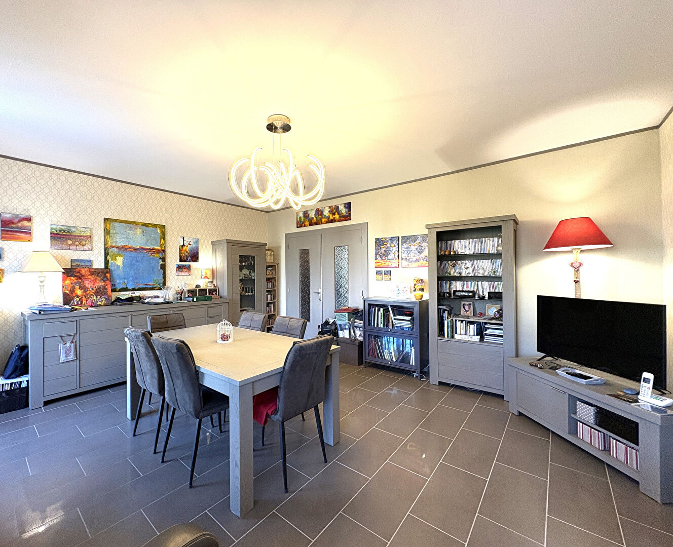 EPINAL Rive droite - Charmant T4 d'env. 100 m²  avec 3 chambres et garage