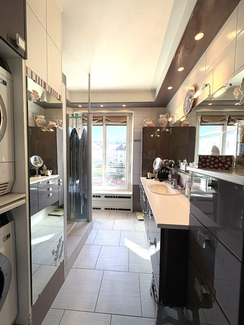 EPINAL Rive droite - Charmant T4 d'env. 100 m²  avec 3 chambres et garage