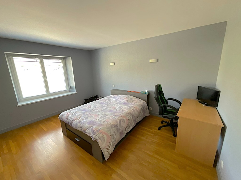 Maison Selles 6 pièces 166m2habitables, 4 chambres, grange, terrain de 3453m2