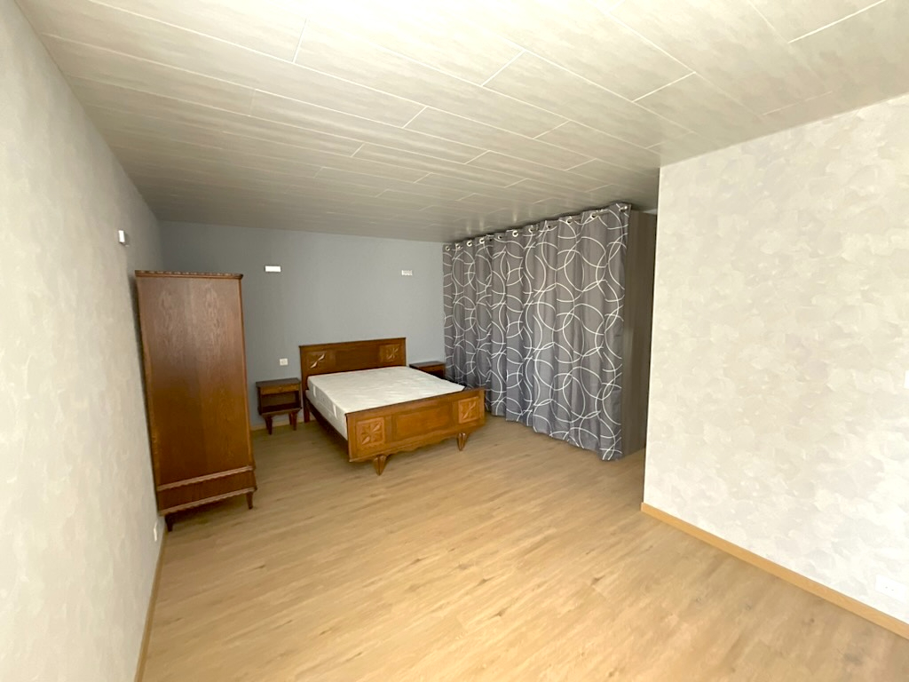 Maison Selles 6 pièces 166m2habitables, 4 chambres, grange, terrain de 3453m2