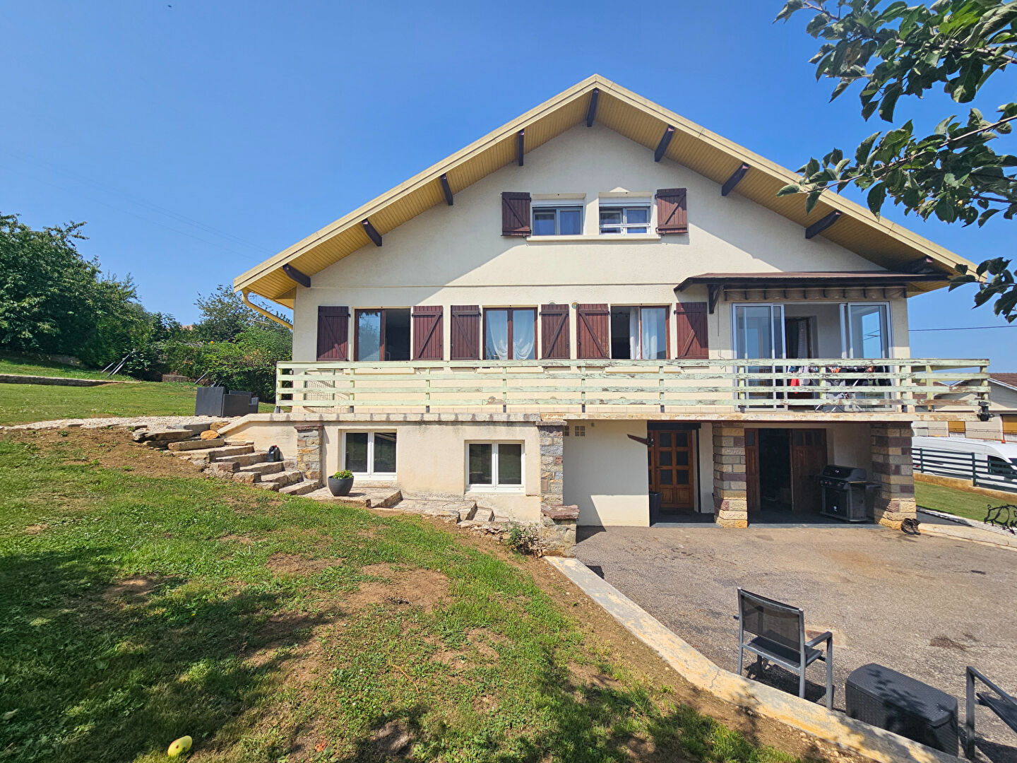 Pavillon sur sous-sol Jussey 6 pièces 153m2 3chambres Terrain 1354m2