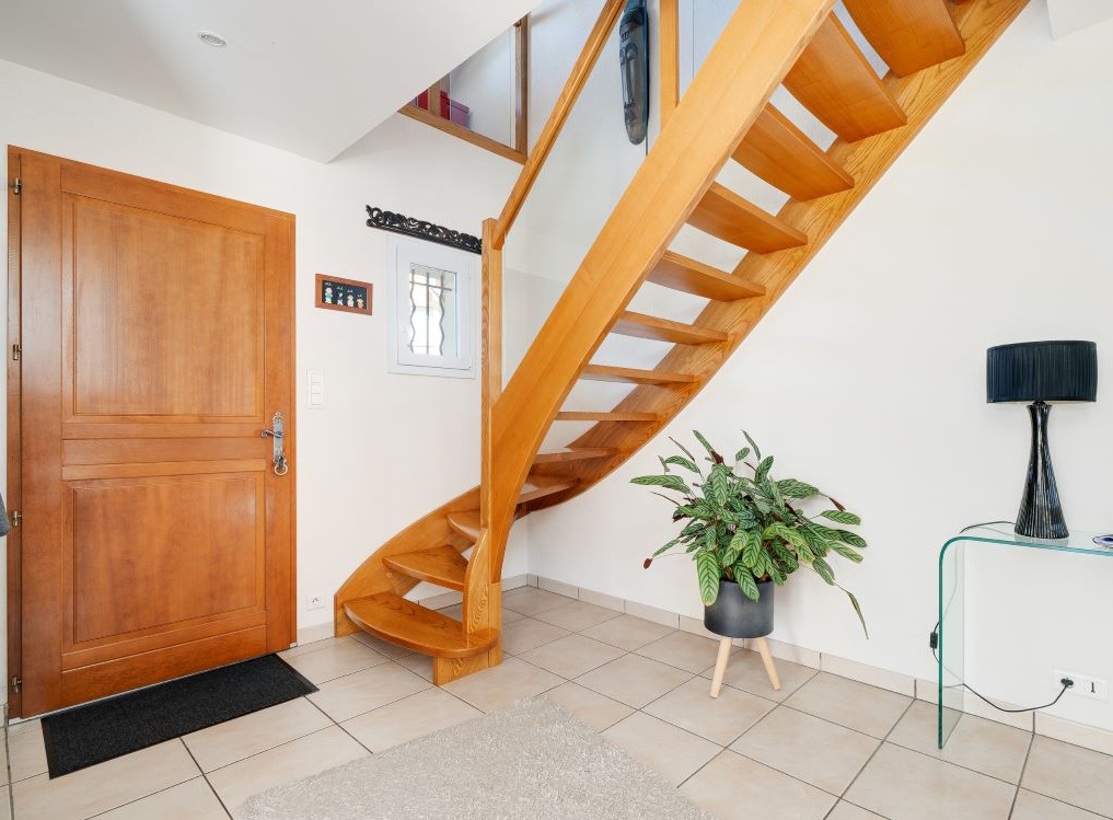 Maison en parfait état secteur CHARMES