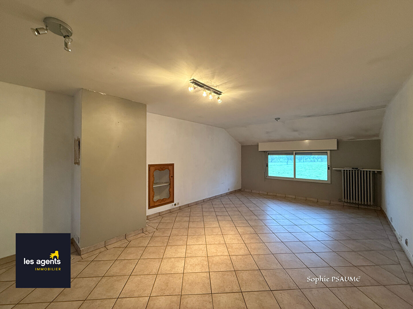 Maison Vitrey 9 pièce(s) 185 m2 + dépendance 250 m2