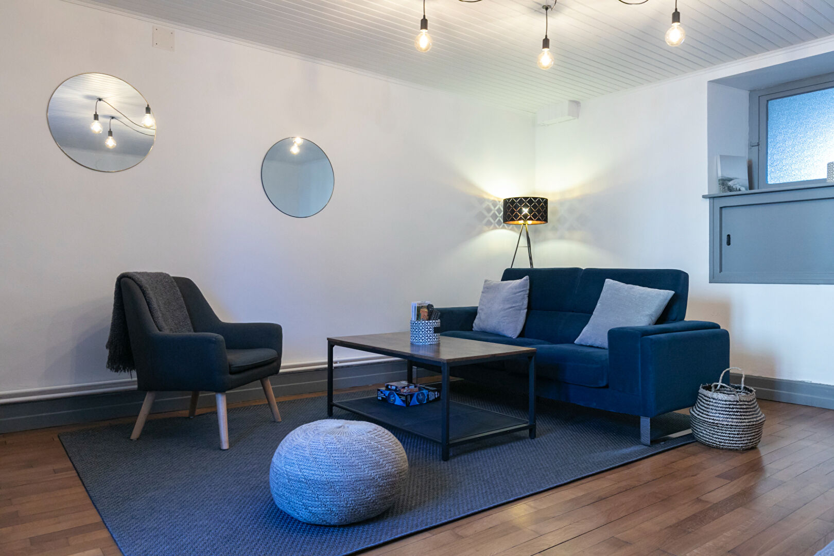 DARNEY -Maison 85m2 rénovée - MEUBLEE - 2-3 chambres-jardinet-terrasse