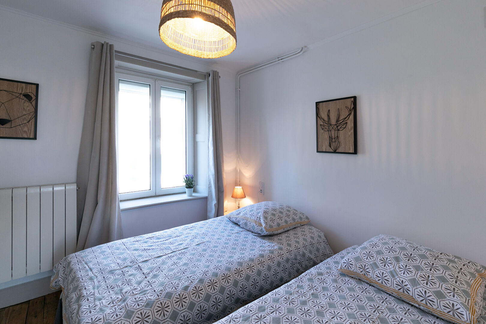 DARNEY -Maison 85m2 rénovée - MEUBLEE - 2-3 chambres-jardinet-terrasse