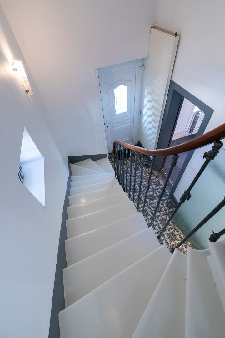 DARNEY -Maison 85m2 rénovée - MEUBLEE - 2-3 chambres-jardinet-terrasse