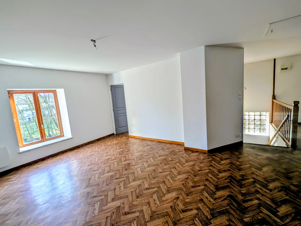 Dompaire Maison de 80m² en bon état dans une impasse